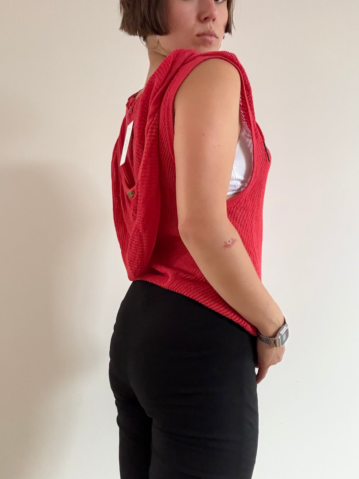 Red net sleeveless hoodie