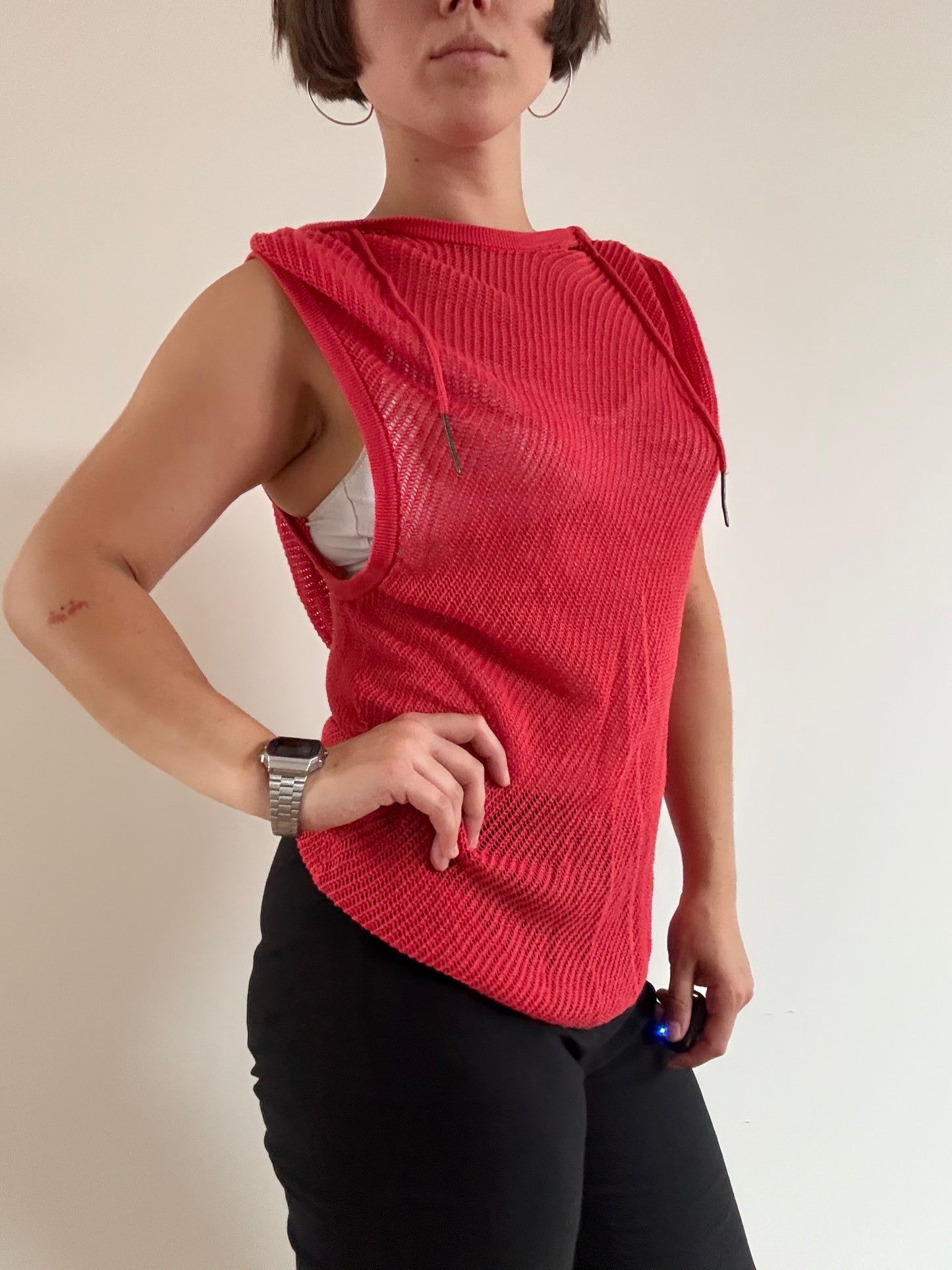 Red net sleeveless hoodie